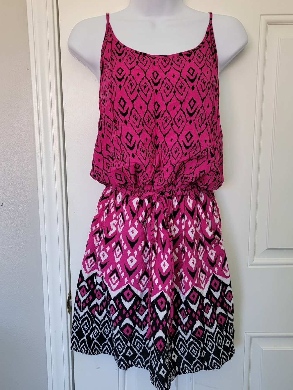 Banana Republic Dress Mini Pink Batik Printed Tie Waist Lightweight Size Small